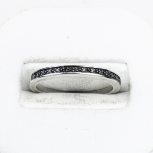 lot 330 image: Bangkok Ratnaraj Jewelers Green Tourmaline Sterling Silver Band. Size 7 - 7.25.