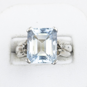 lot 334 image: Emerald Cut Aquamarine Sterling Silver Ring. Size 6.75 - 7.
