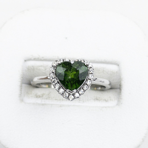 lot 339 image: Green Heart & CZ Sterling Silver Ring. Size 6.75 - 7.