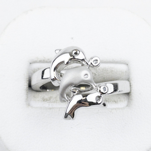 lot 350 image: Three Dolphins Silver Tone Base Metal Ring. Size 9.75 - 10.