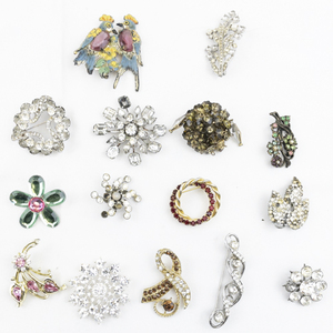 lot 421 image: Group of Fourteen  Gold & Silver Tone Base Metal Brooches.