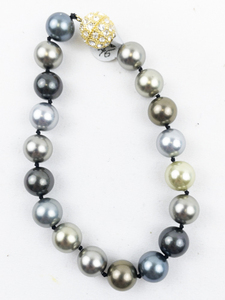 lot 516 image: Multi-Colored Bead Bracelet.