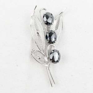 lot 385 image: Sorrento Leafy Hematite Sterling Silver Brooch .