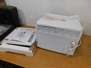 lot 20 image: GE 5,000 BTU 115V Window Air Conditioner Cools 150 Sq. Ft. in White