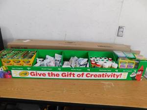lot 46 image: 48 Combo Bin Tray with Crayons, model magic & Paint - Retail Display