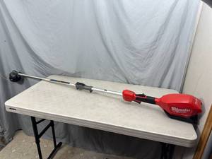 lot 8 image: Milwaukee M18 FUEL 18-Volt Quik-Lok 16 in. String Trimmer