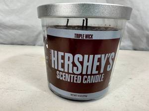 lot 141 image: New Triple Wick Hersheys Chocolate Scented Candle