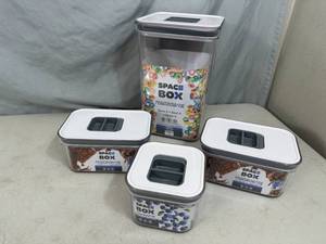 lot 153 image: 4 New Airtight Food Storage Containers