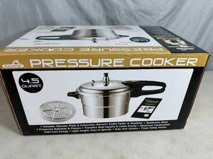lot 18 image: New 4.5 Quart Pressure Cooker Kit