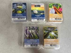 lot 45 image: 5 New Candle-Lite Wax Melt Cubes