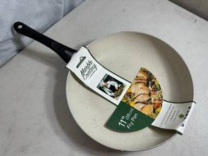 lot 101 image: New 11 inch Marble Coated Aluminum Frying Pan