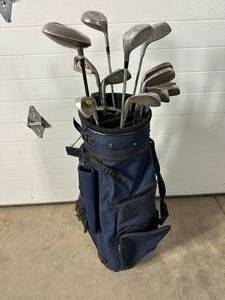 lot 3 image: Wilson Golf Bag With Assorted Golf Clubs