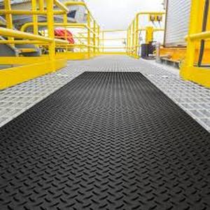 Workforce Black 36 in. x 10 ft. Vinyl Diamond Plate Commercial Grade Matting   Customer Returns See Pictures