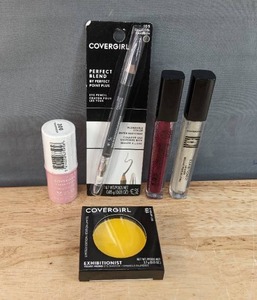 lot 131D image: Brand New CoverGirl Makeup Eyeliner Pencil, Eyeshadow, Lipgloss and More N