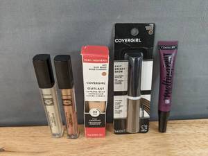 lot 65D image: Brand New CoverGirl Makeup Lipgloss, Concealer, Eyebrow Gel and More N