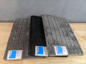 lot 57A image: 3 Brand New Room Essentials Memory Foam Bath Rugs N