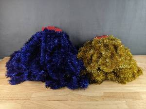 lot 111 image: 18 Brand New 15 Wondershop Tinsel Garland Gold and Blue N