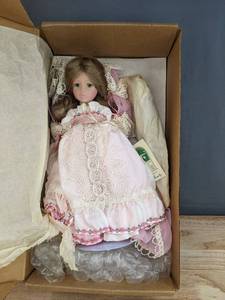 lot 102 image: New Pittsburgh Originals Sleeping Beauty Doll by Chris Miller with COA B