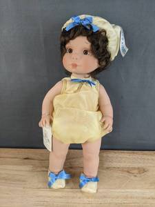 lot 136 image: New Lee Middleton Original Dolls Hersheys Kisses B