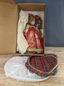 lot 106 image: New Pittsburgh Originals Mistletoe Doll by Chris Miller 1996 with COA B