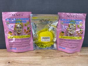 lot 154 image: 3 Packages of Brand New Aliver Kojic Acid & Turmeric Cleansing Pads 40 Pads Each N