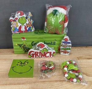 lot 79A image: Brand New Grinchmas Christmas Home Decor Items N