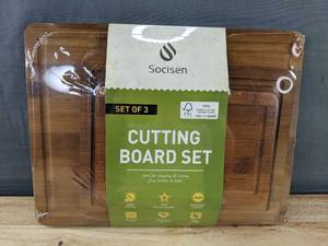 lot 42A image: Brand New 3-Piece Bamboo Cutting Board Set with Non Slip Feet $37 Retail N