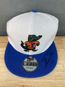 lot 15C image: Brand New NFL Quarterback Tim Tebow Autographed Florida Gators New Era NCAA College Hat Y