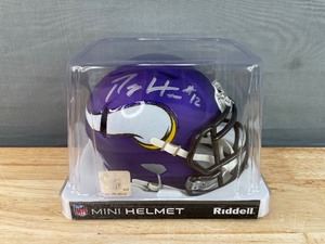 lot 24C image: Percy Harvin Autographed Minnesota Vikings NFL Football Mini Helmet Y
