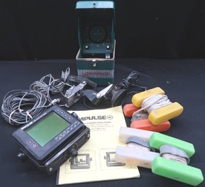 lot 36 image: 2 FISH LOCATORS AND 4 MAKING BUOYS