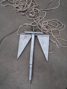 lot 40 image: 14LB BOAT ANCHOR WITH BONUS ROPE
