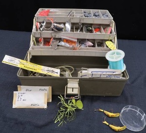 lot 44 image: VINTAGE PLANO TACKLE BOX AND LOTS OF TACKLE