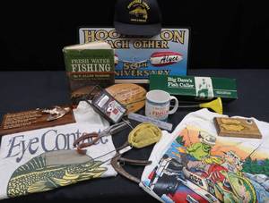 lot 45 image: FISHING NOVELTY LOT