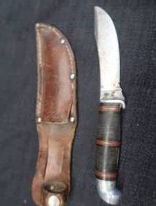 lot 67 image: VINTAGE WARD SKINNING KNIFE