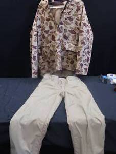 lot 69 image: VINTAGE L.L. BEAN CANVAS DUCK HUNTING OVERCOAT AND EDDIE BAUER HUNTING PANTS