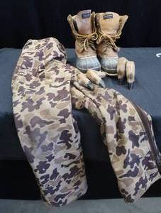 lot 74 image: CAMO PANTS HUNTING BOOTS AND BONUS DEER FOOT SHELVES
