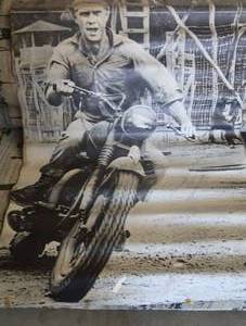 lot 76 image: STEVE MCQUEEN VINTAGE POSTER FROM THE  MOVIE  THE GREAT ESCAPE