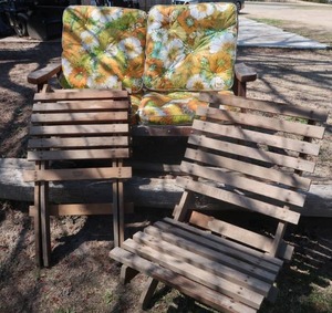 lot 81 image: OUT DOOR FURNITURE