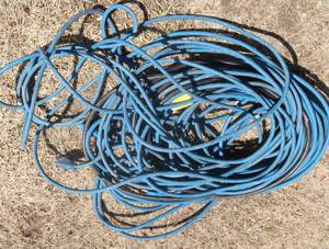 lot 86 image: TWO EXTENSION CORDS