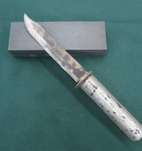 lot 110 image: TRENCH KNIFE