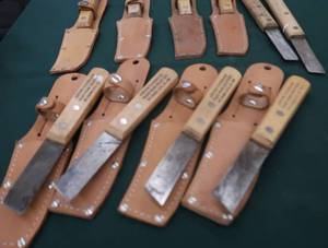 lot 114 image: LOT OF PAPERMAKER KNIVES