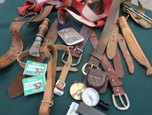 lot 117 image: MISC VINTAGE HUNTING LOT