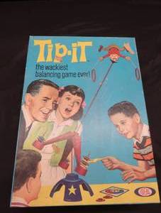 lot 140 image: VINTAGE 1965 TIP-IT GAME
