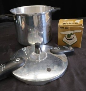 lot 180 image: BRAND NEW ALUMINUM 6 QT PRESSURE COOKER  VINTAGE SHARPENER