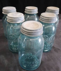 lot 181 image: ANTIQUE BALL MASON JARS WITH LIDS