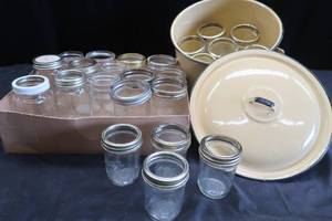 lot 185 image: ASSORTMENT OF SMALL AND WIDE MOUTH JARS  ENAMAL POT