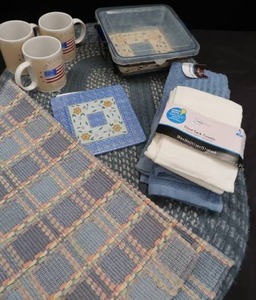lot 236 image: TEMPATION OVENWARE 1.5Q OVEN PAN, HOT PLATE, 3 COFFE MUGS AND DISHCLOTHES