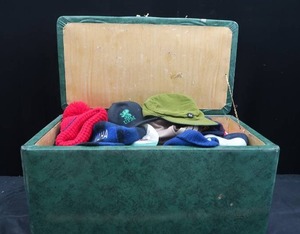 lot 239 image: RETRO GREEN CHEST FILLED WITH VINTAGE HATS
