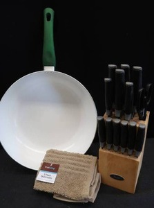 lot 268 image: NEW SHARPER IMAGE PAN  OSTER KNIFE SET