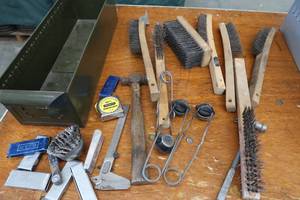 lot 296 image: HEAVY DUTY STEEL DRAWER STUFFED WITH TOOLS